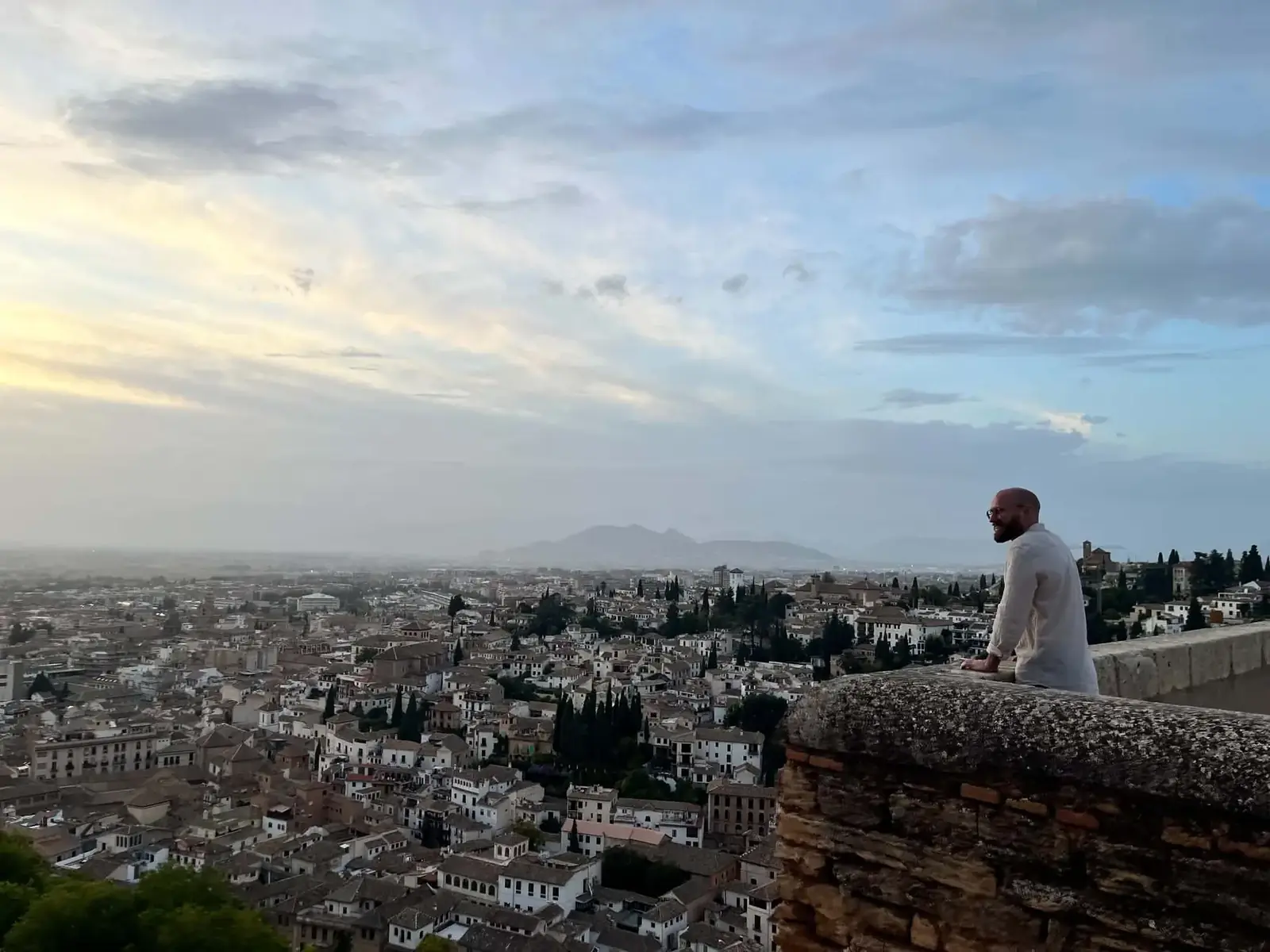 Vue sur Grenade pendant un voyage en Andalousie
