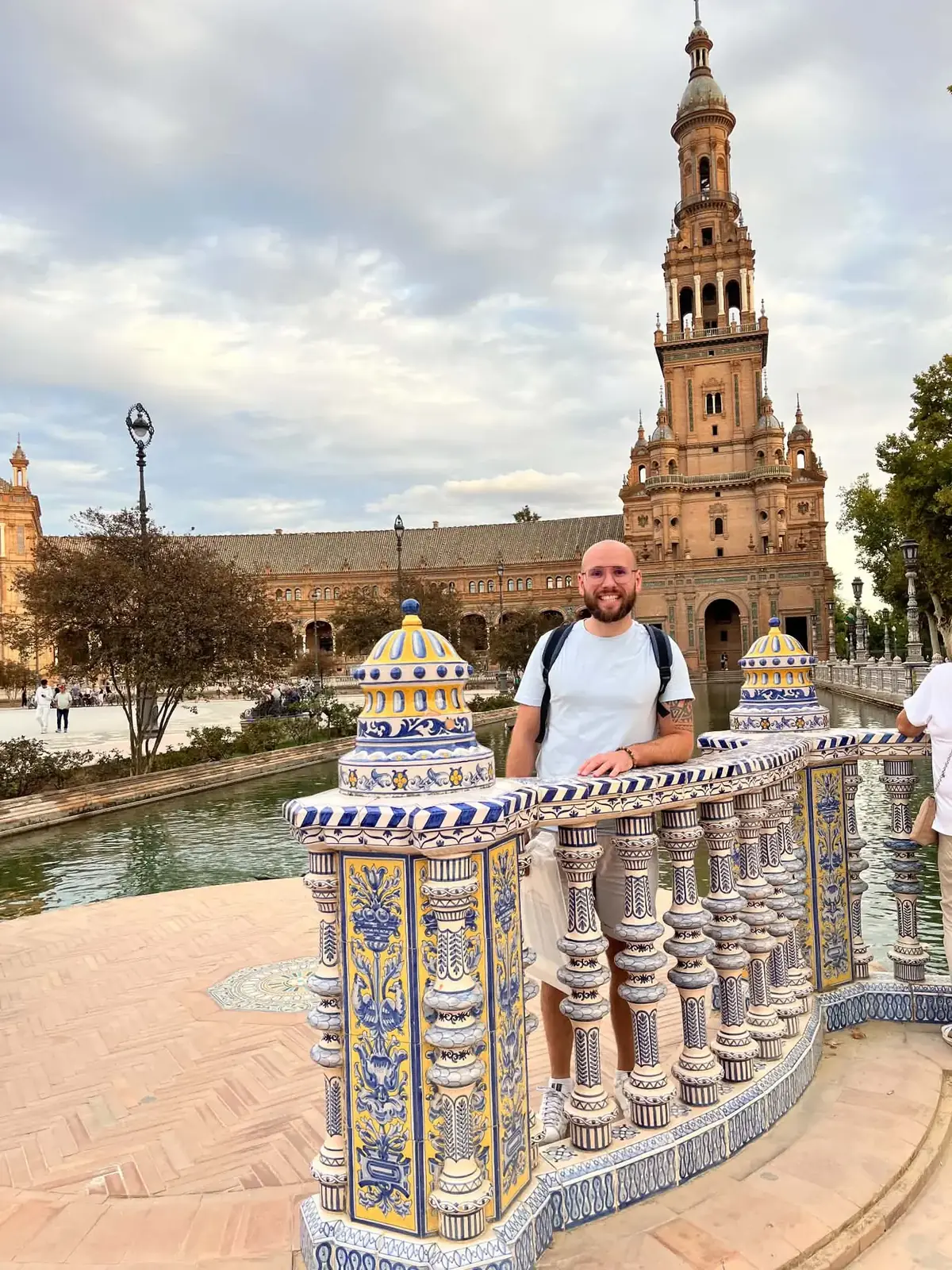 Alexandre à la Plaza de España à Séville