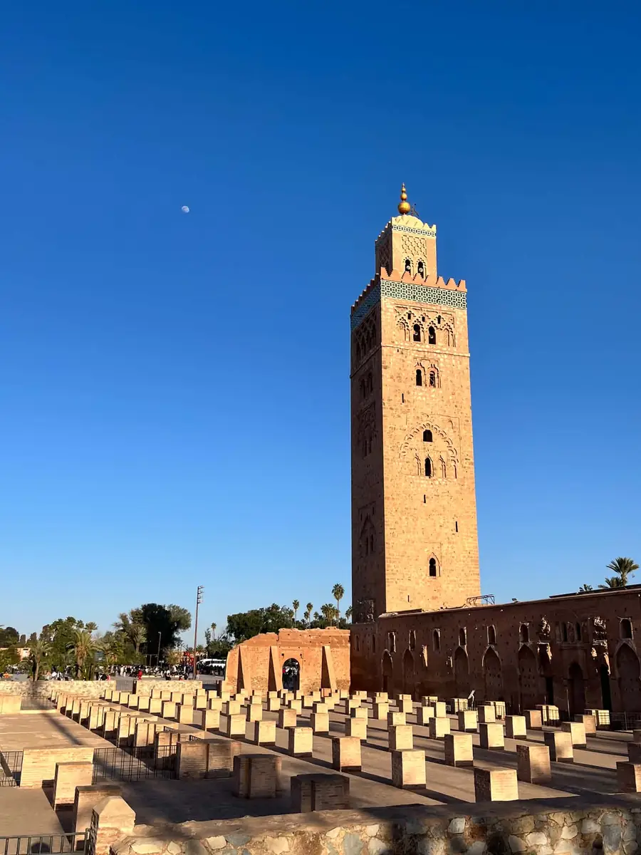 La Koutoubia à Marrakech sous un ciel bleu